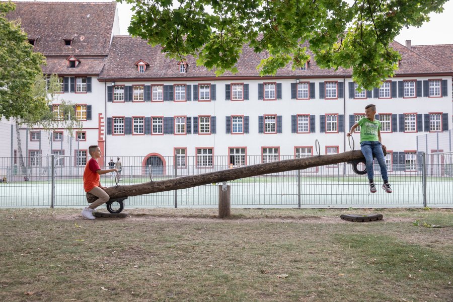 Kinder beim Spielen (Gigampfi) (Matthias Willi).jpg
